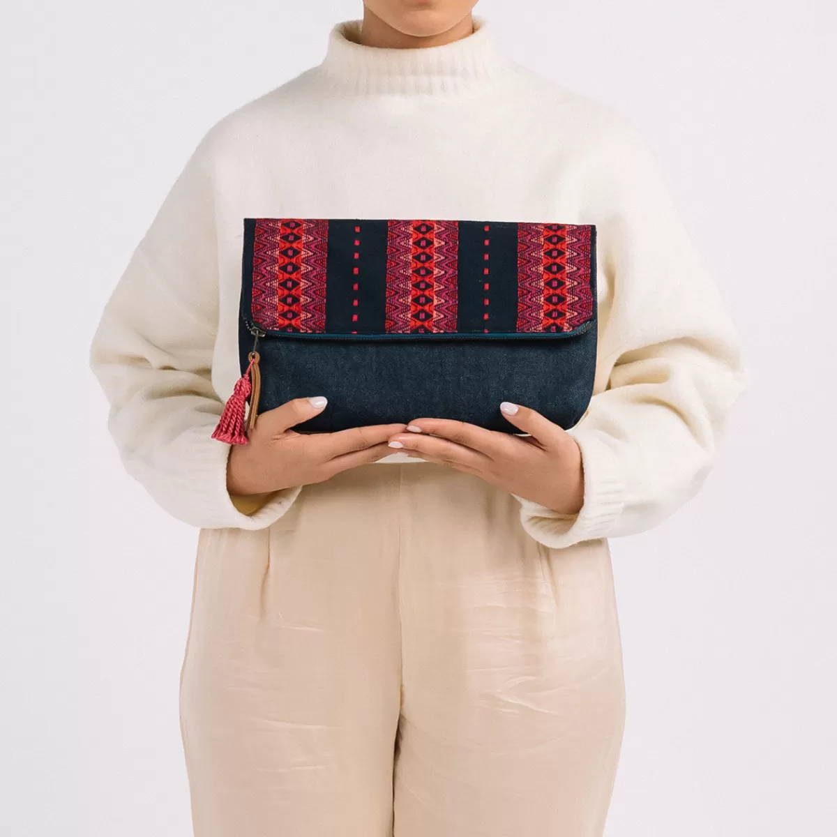 Mercado Global Celia Clutch