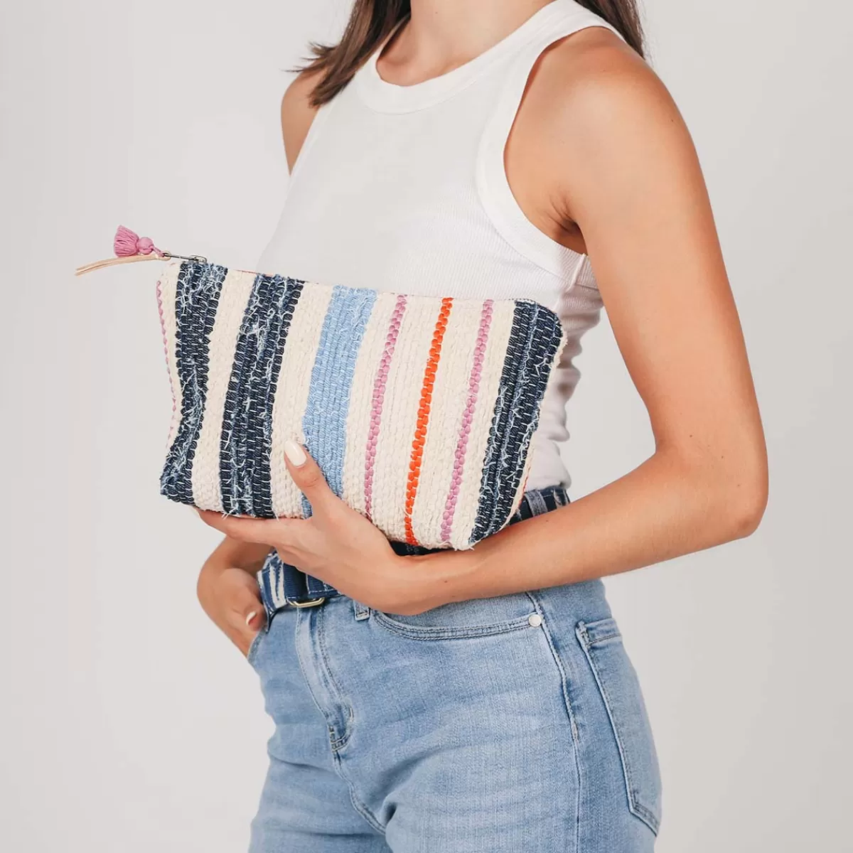 Mercado Global Cristina Pouch