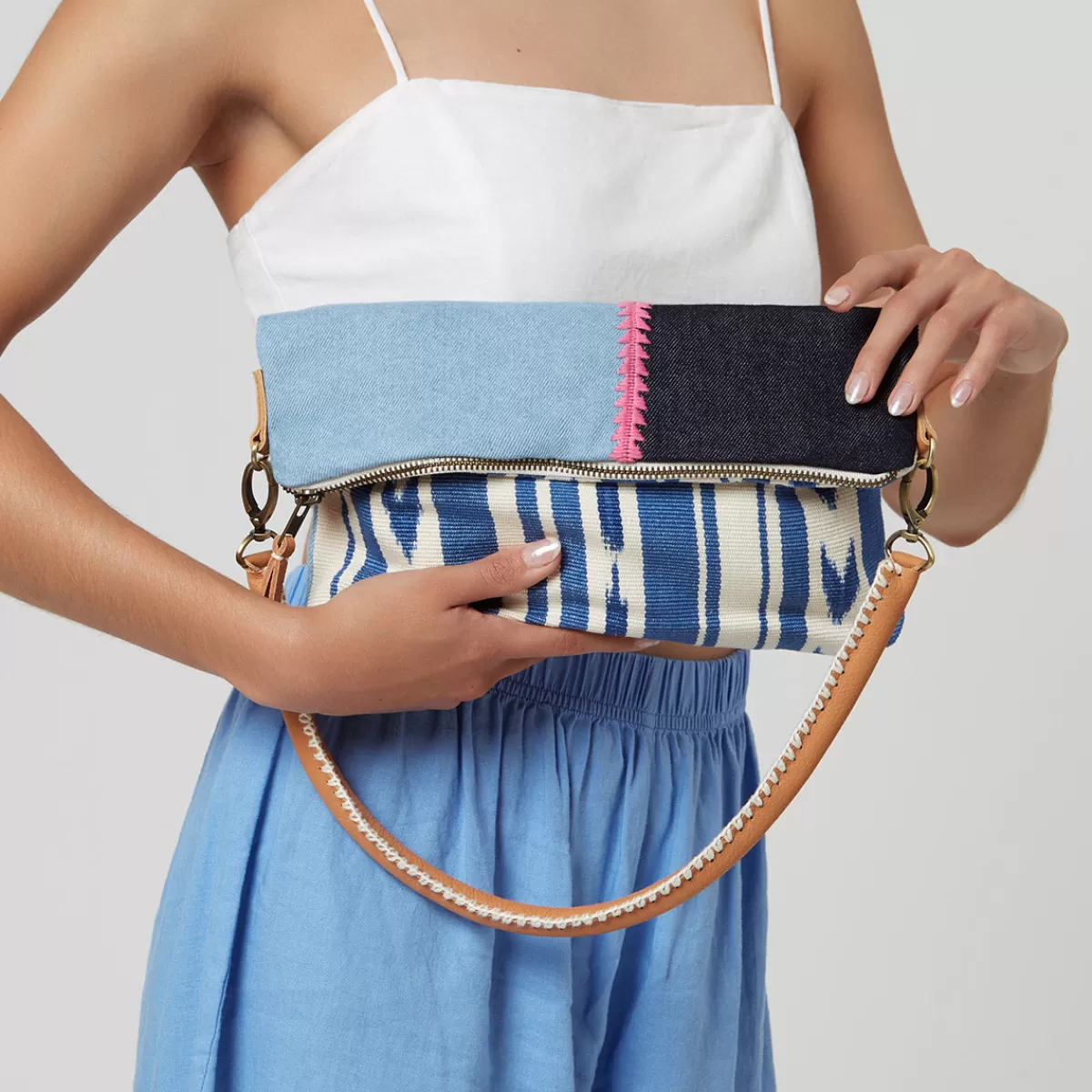 Mercado Global Florentina Clutch-to-Hobo