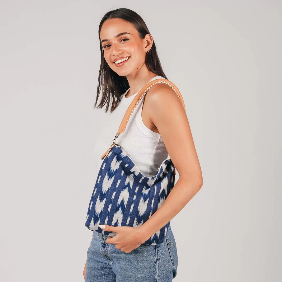 Mercado Global Florentina Clutch-to-Hobo
