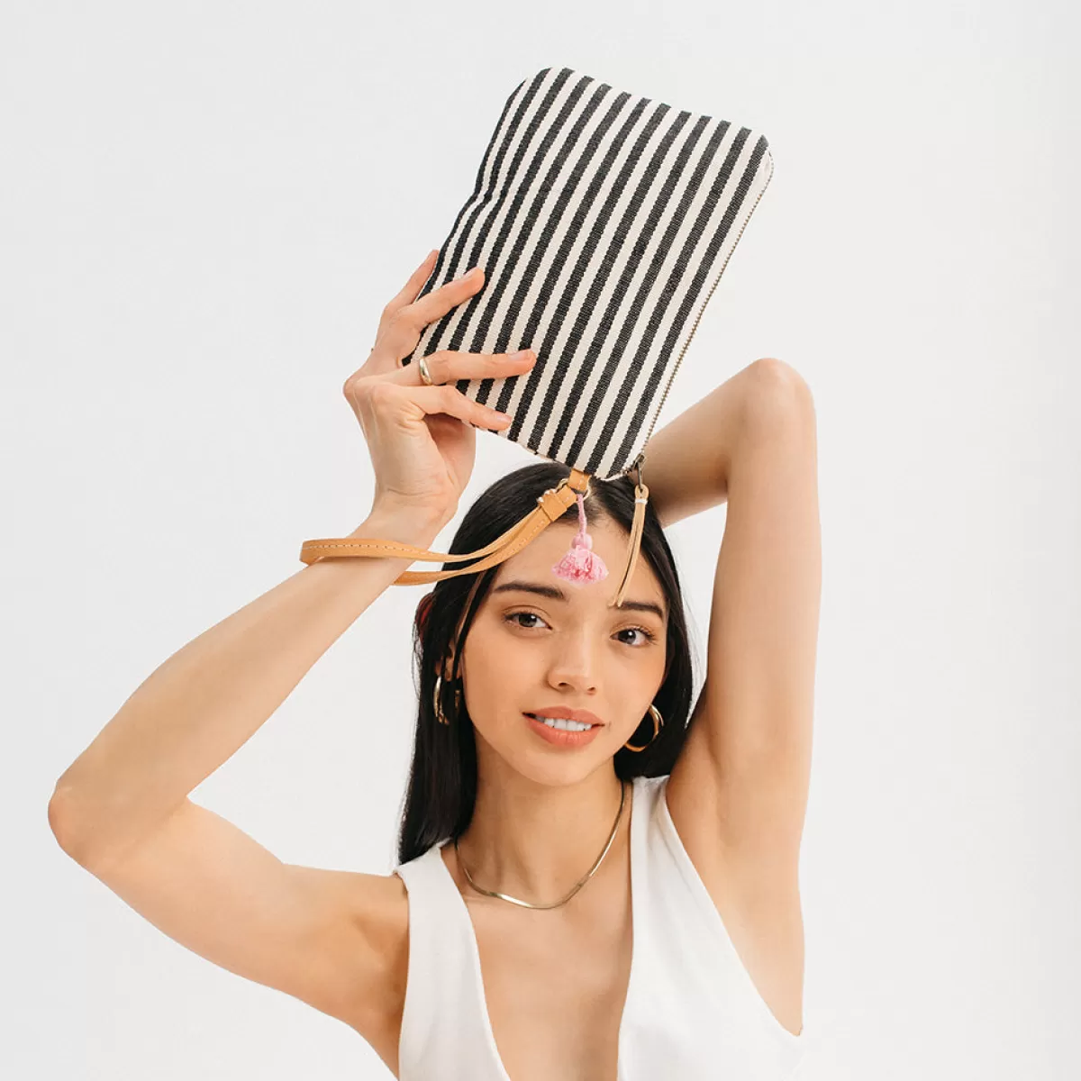 Mercado Global Mini Lily Wristlet